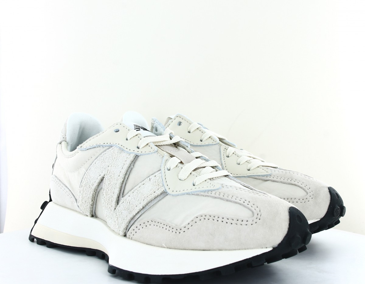 New Balance 327 beige brillant noir