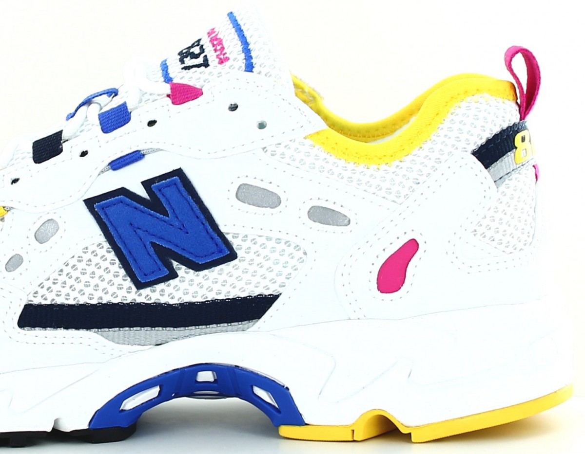 New Balance 827 blanc bleu jaune rose