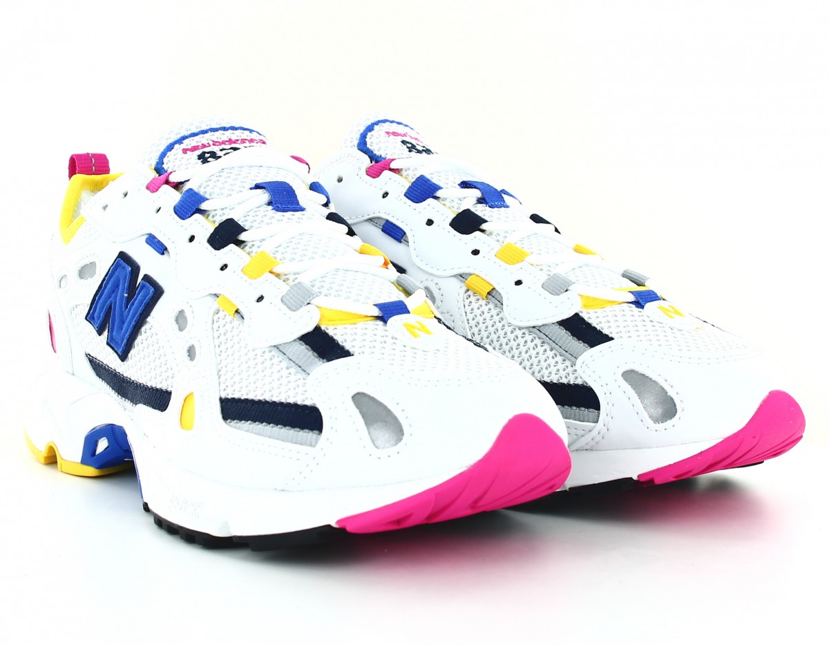 New Balance 827 blanc bleu jaune rose