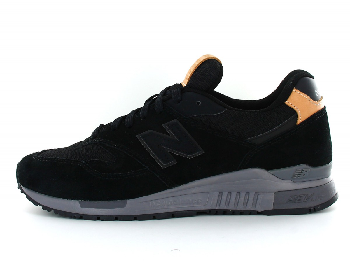 New Balance 840 noir-noir-beige