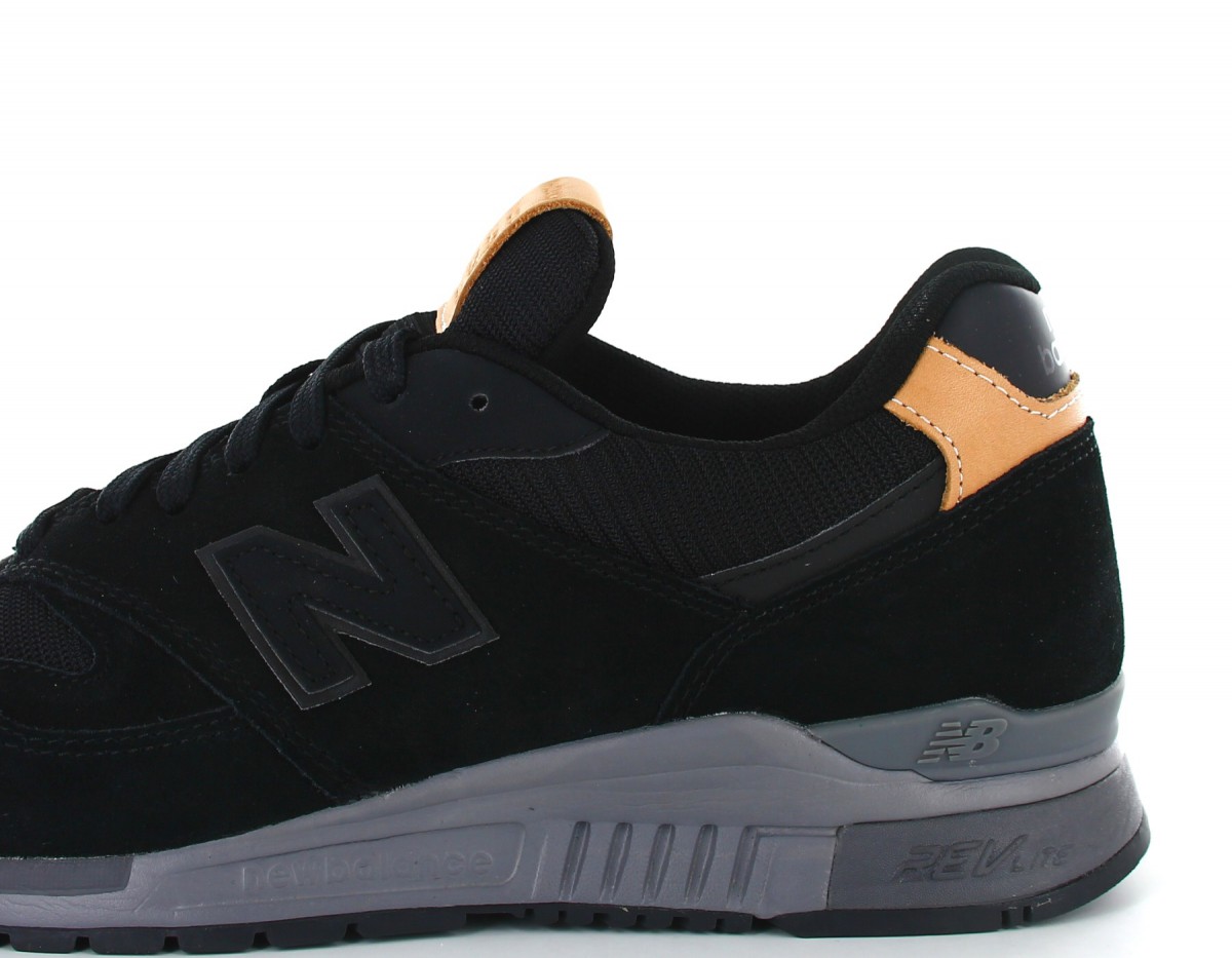 New Balance 840 noir-noir-beige