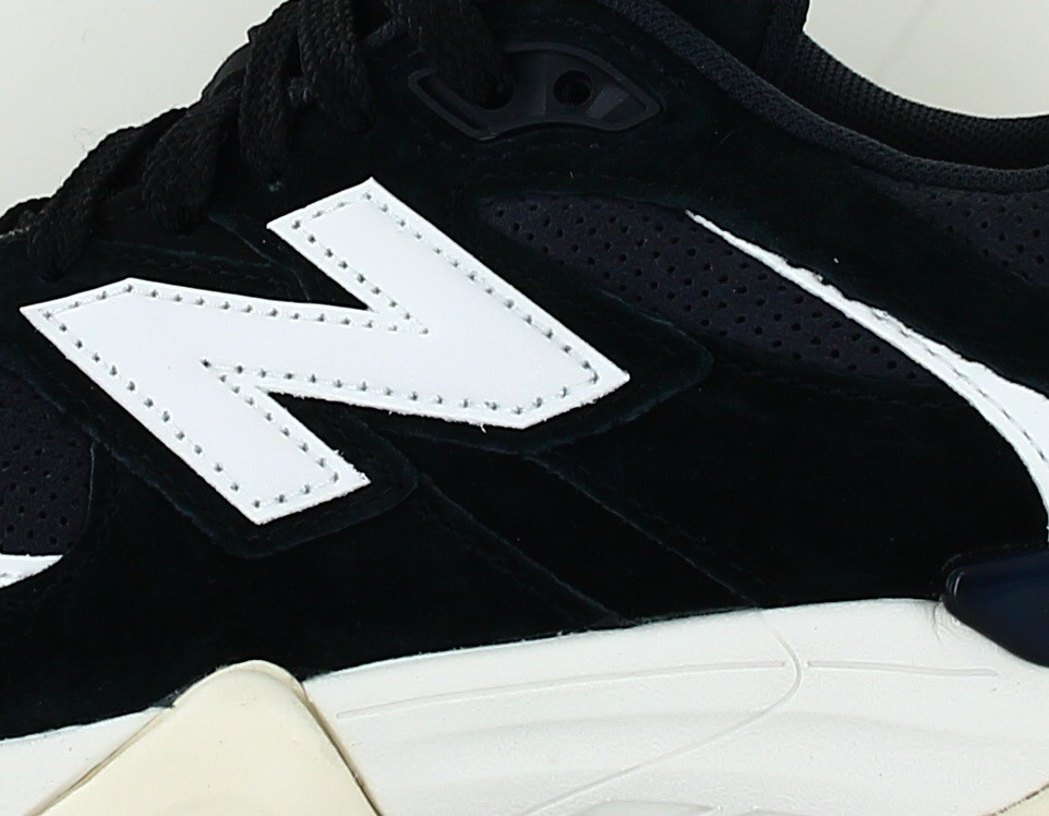 New Balance 9060 noir blanc