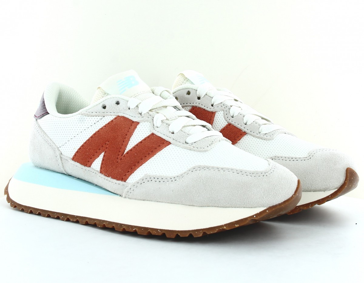 New Balance 237 blanc orange bleu ciel