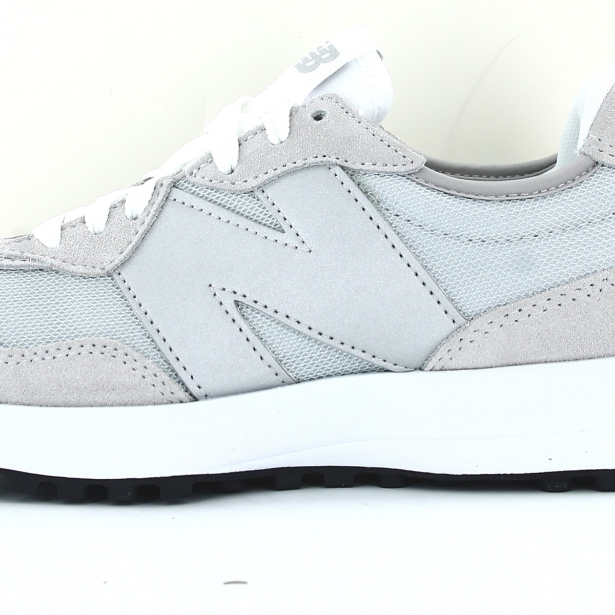 new balance gris blanc