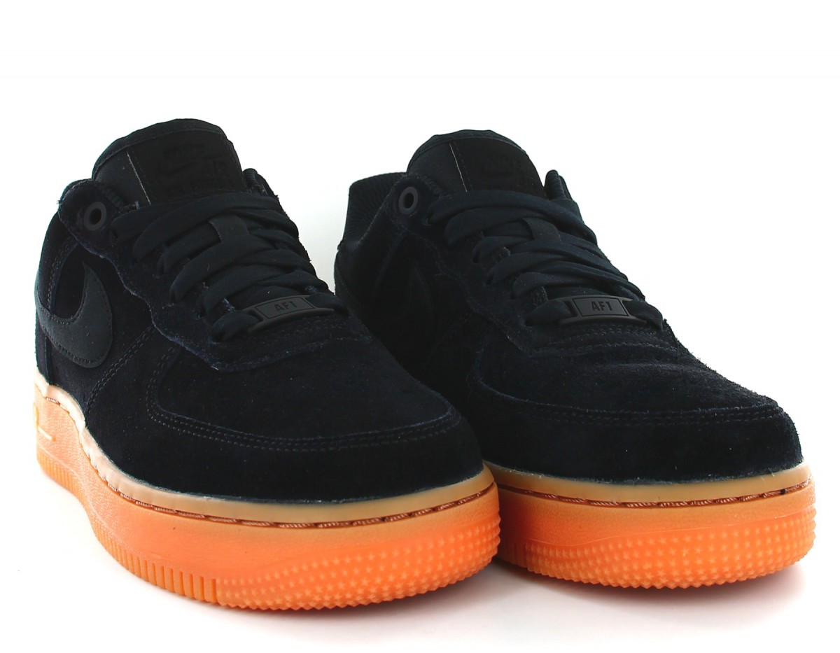 Nike Air Force 1 '07 se suede femme noir gomme