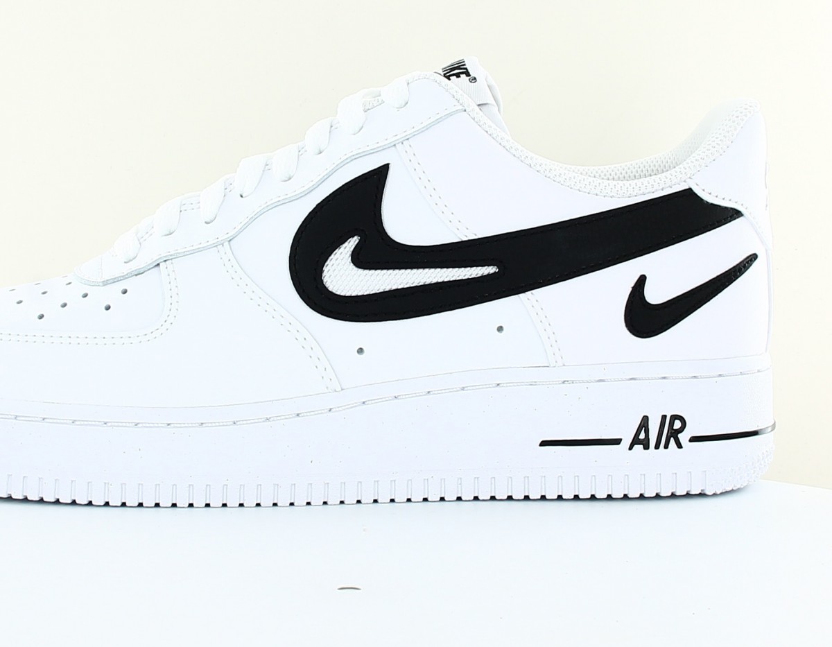 Nike Air Force 1 '07 triple swoosh blanc noir