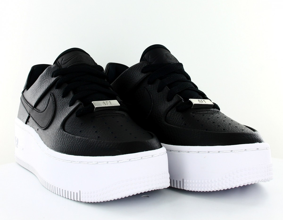 Nike Air force 1 sage low noir blanc