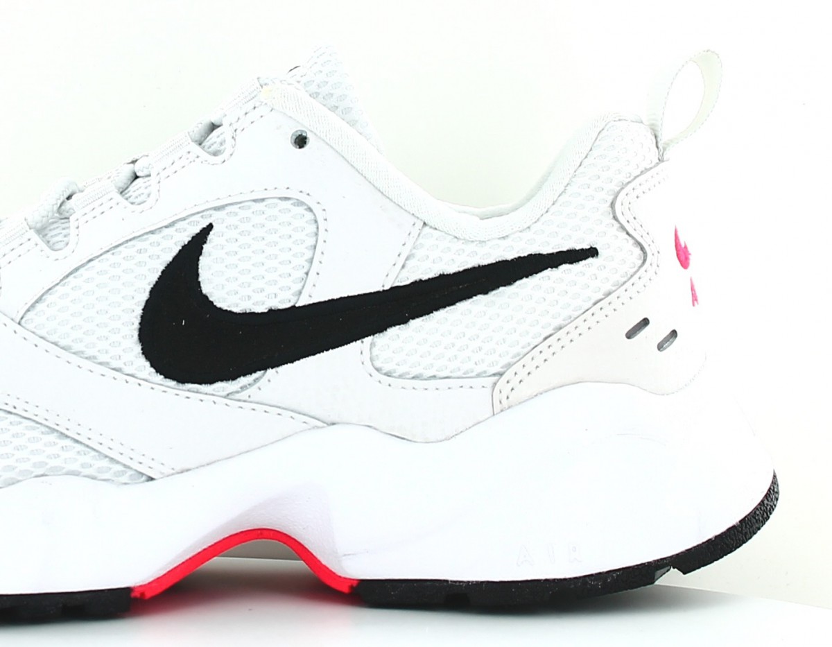 Nike Air heights blanc noir rose