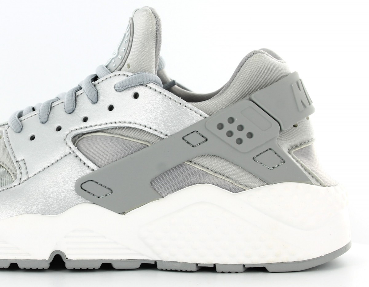 Nike Air Huarache Run SE women Metallic/Silver