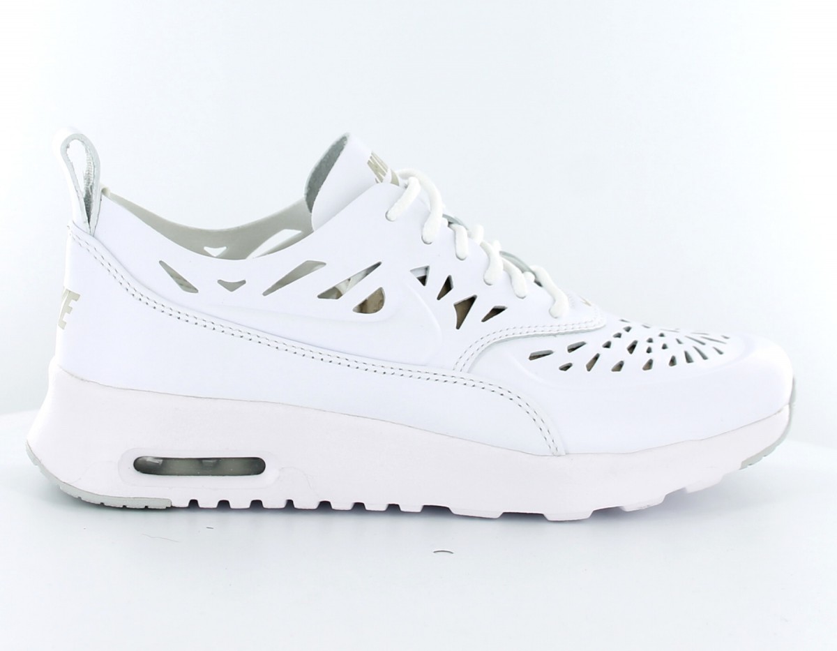 Nike air max thea joli toute blanche