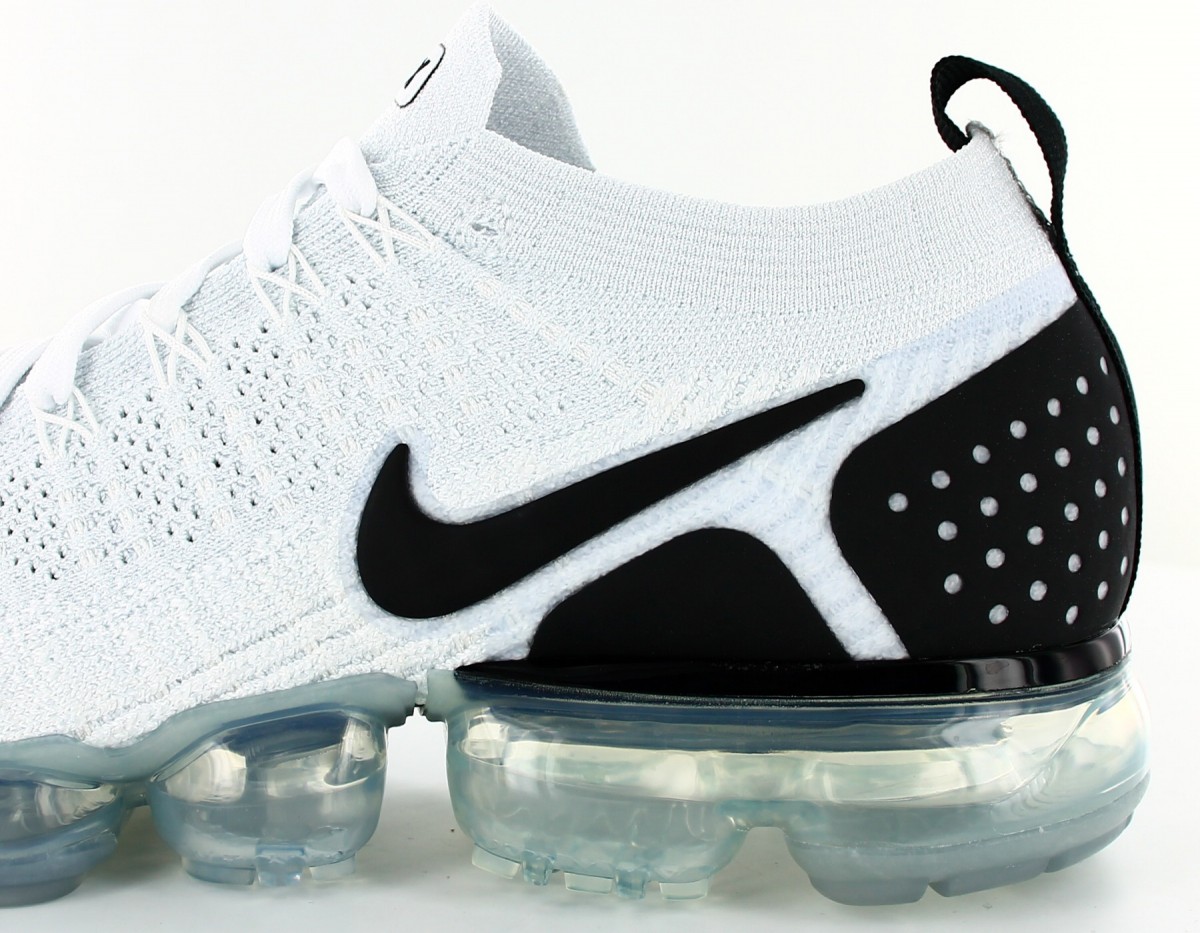 nike air vapormax flyknit 2 white black