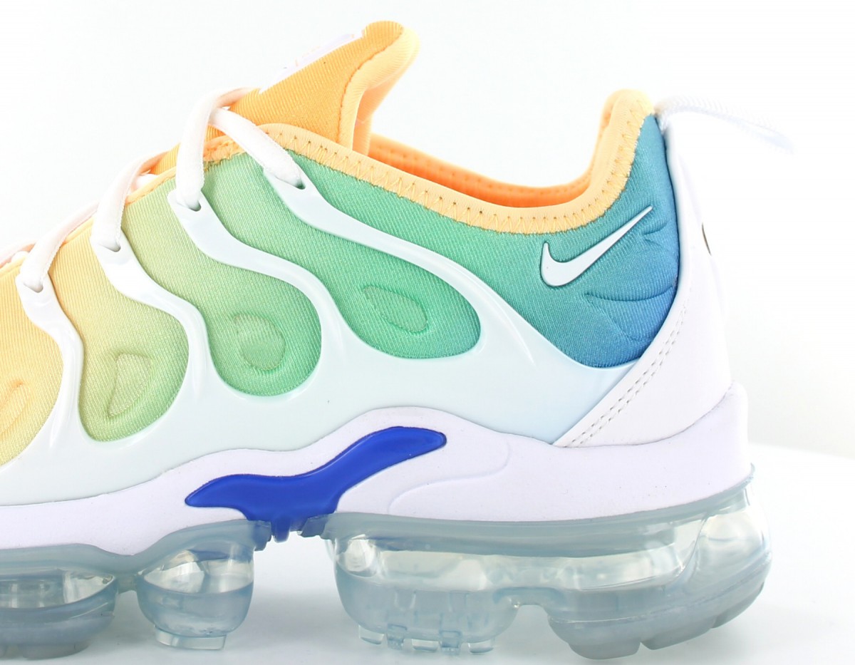 Nike Air Vapormax Plus women white-light menta