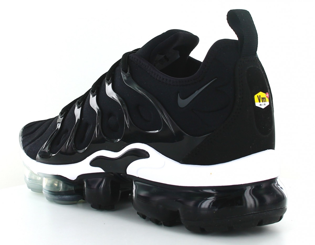 nike air vapormax plus white black