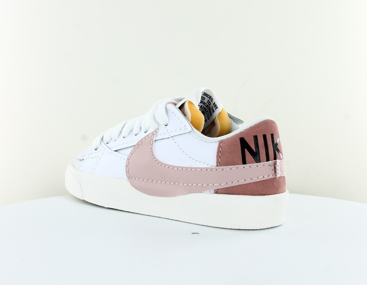 Nike Blazer low 77 jumbo blanc rose