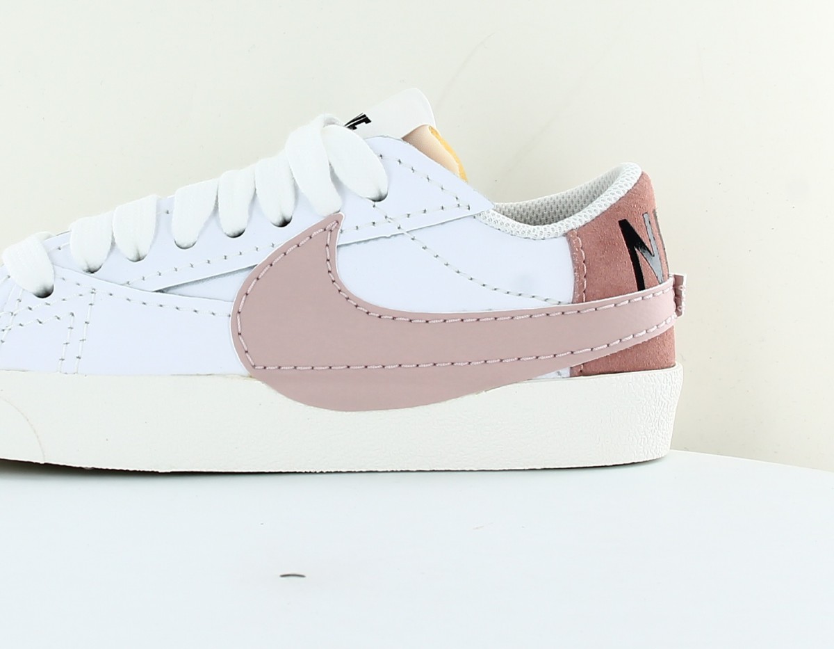 Nike Blazer low 77 jumbo blanc rose