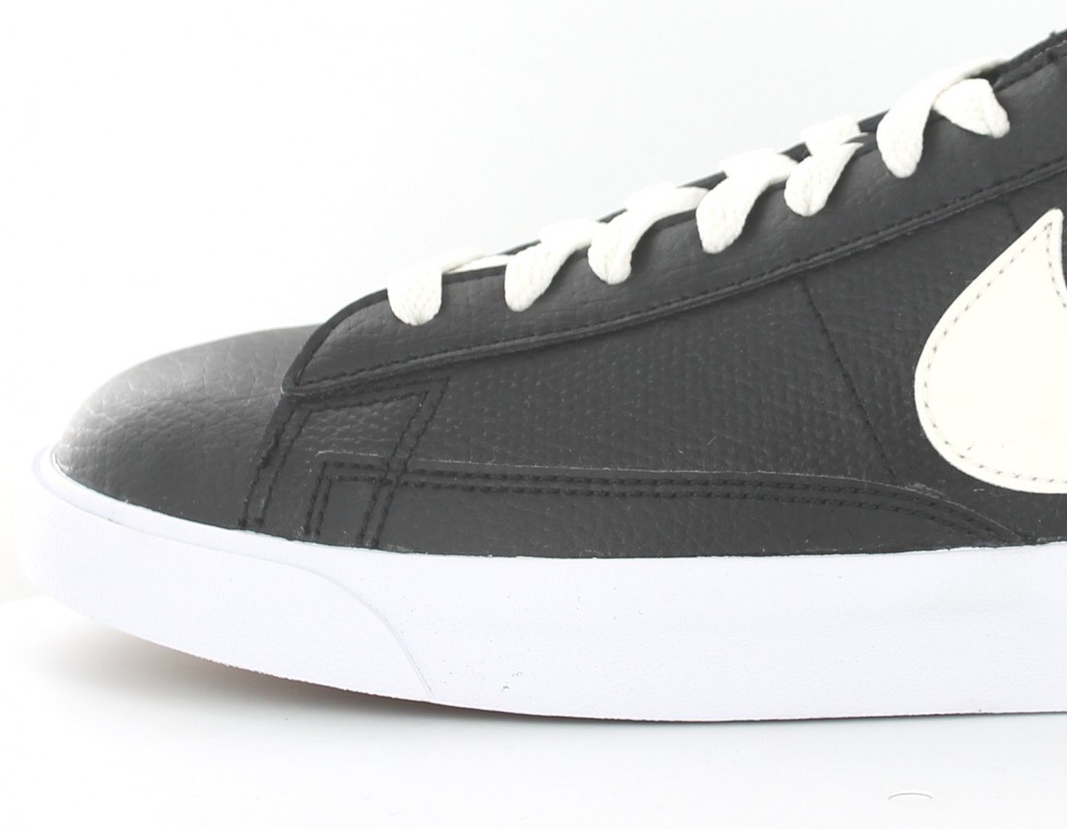 Nike Blazer low leather black-sail-gum