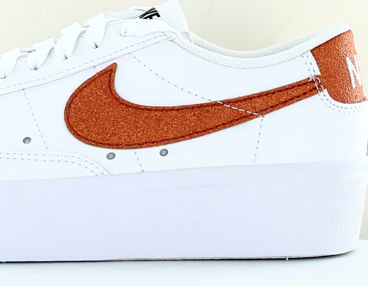 Nike Blazer low platform blanc orange craquelé
