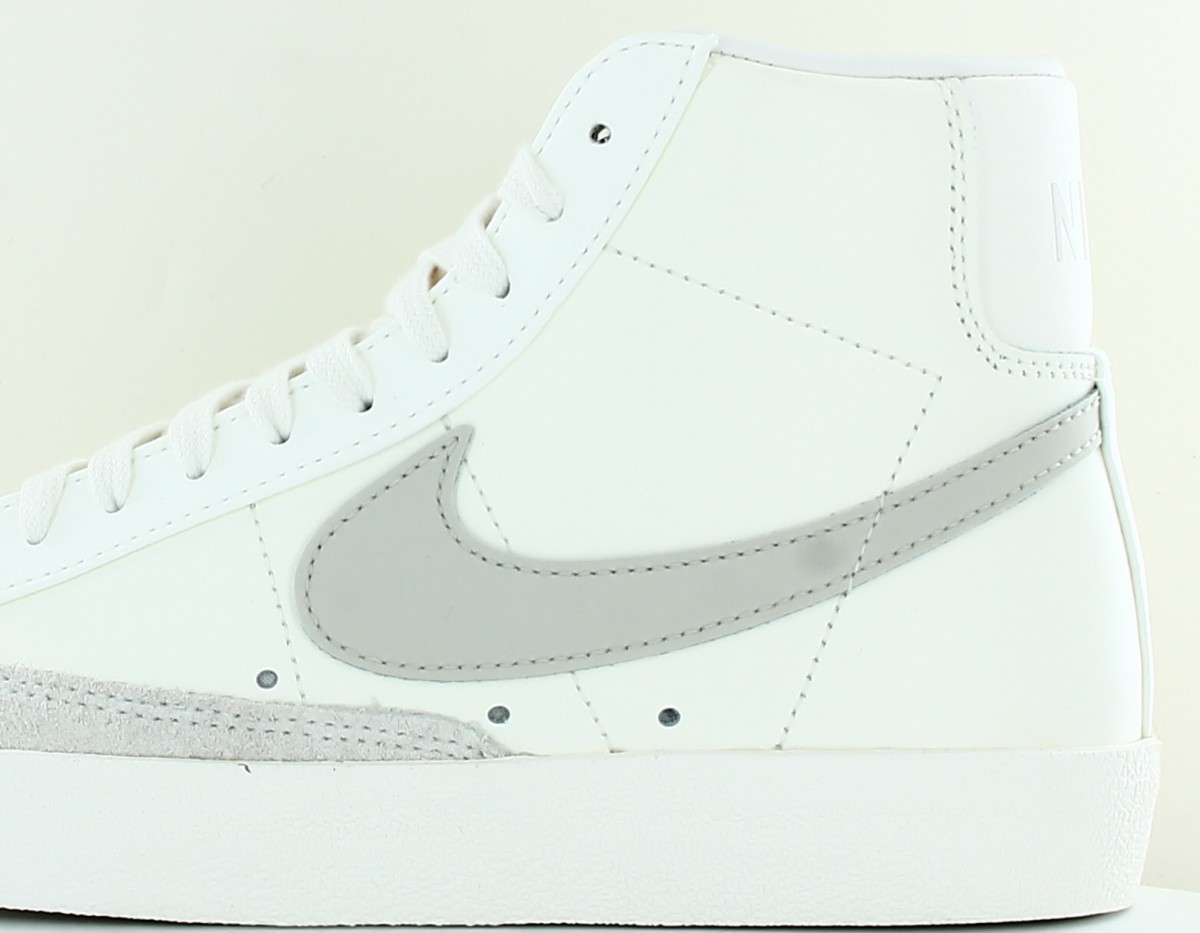 Nike Blazer mid '77 beige gris