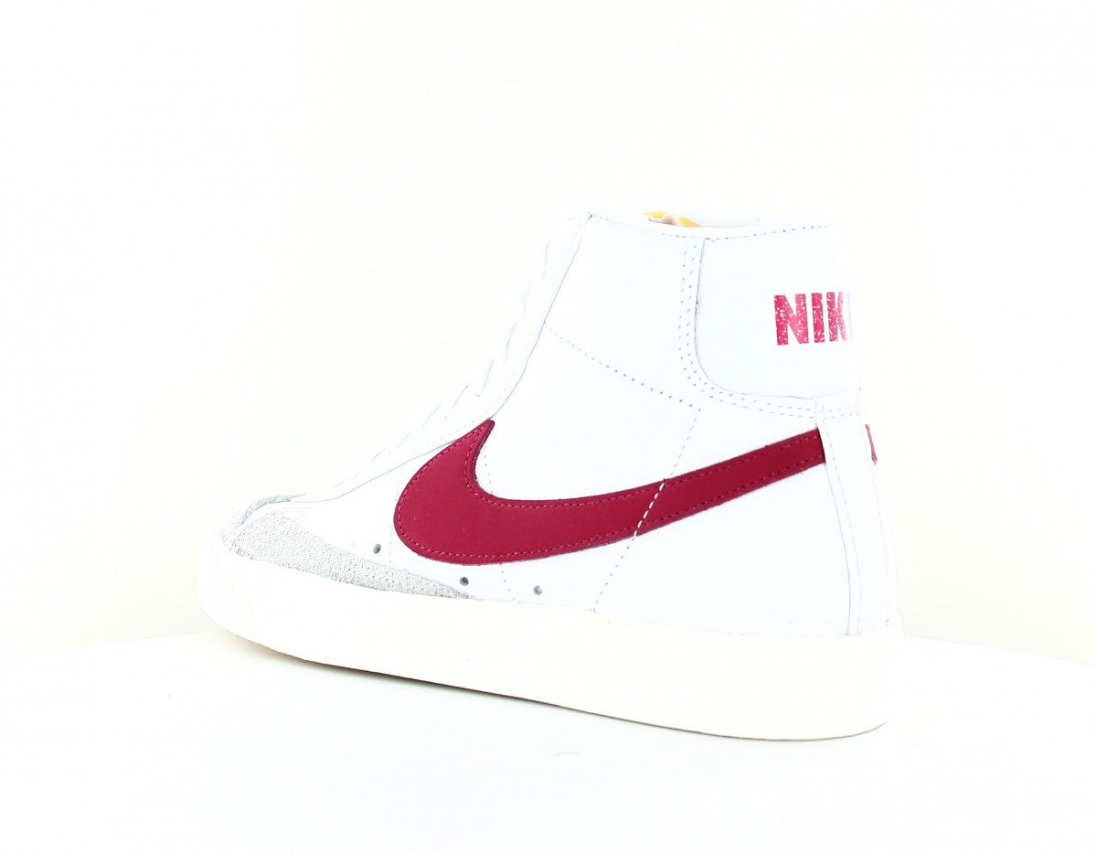 Nike Blazer mid 77 vintage Blanc rouge beige BQ6806-102