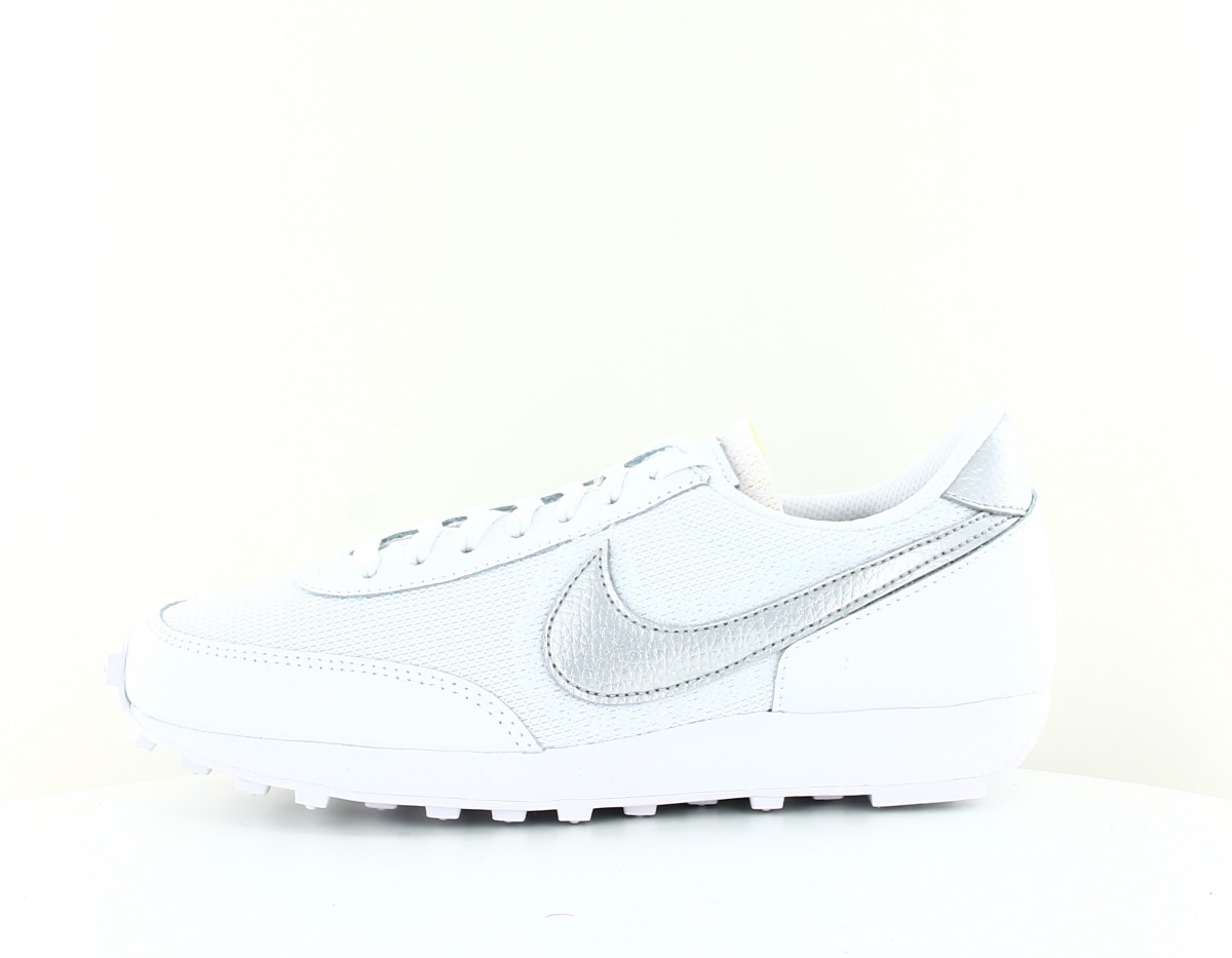 Nike Daybreak blanc argent