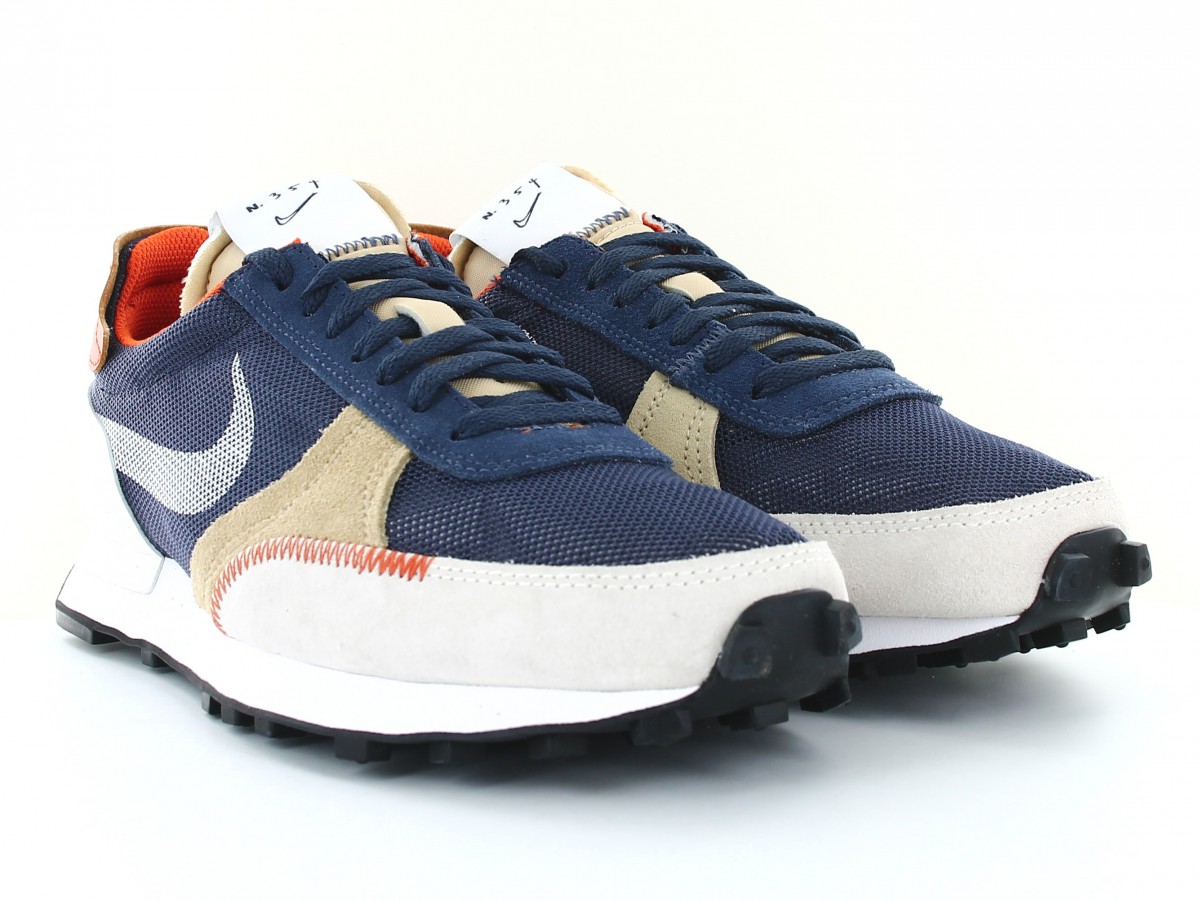 Nike Daybreak type Bleu marine blanc beige orange