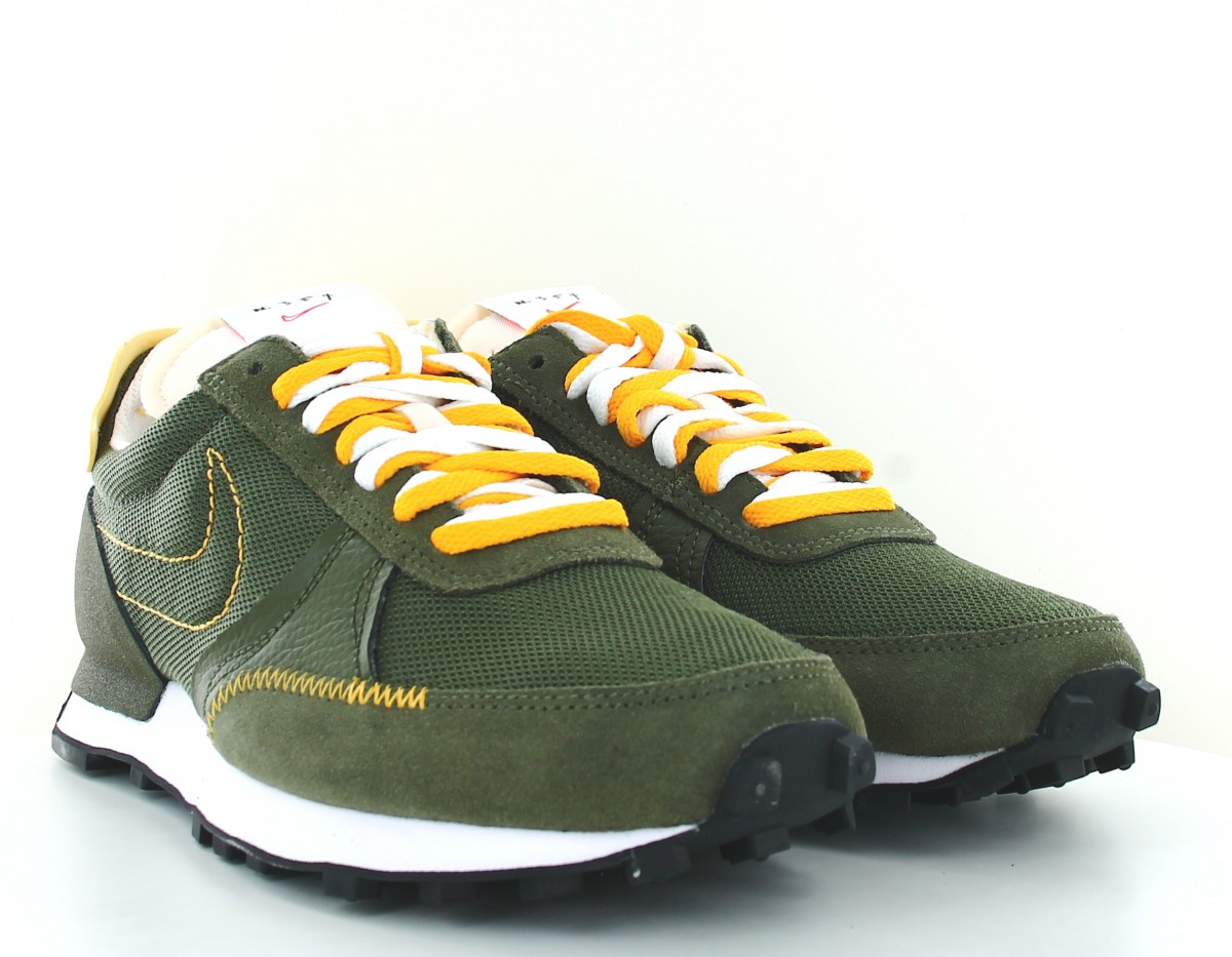 Nike Daybreak type kaki jaune blanc