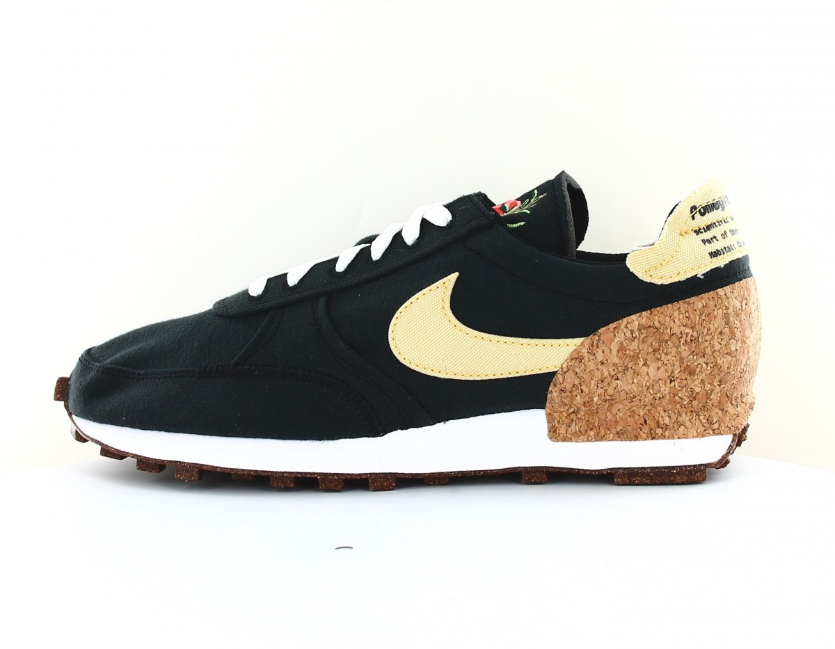 Nike Daybreak type recycled noir jaune liège