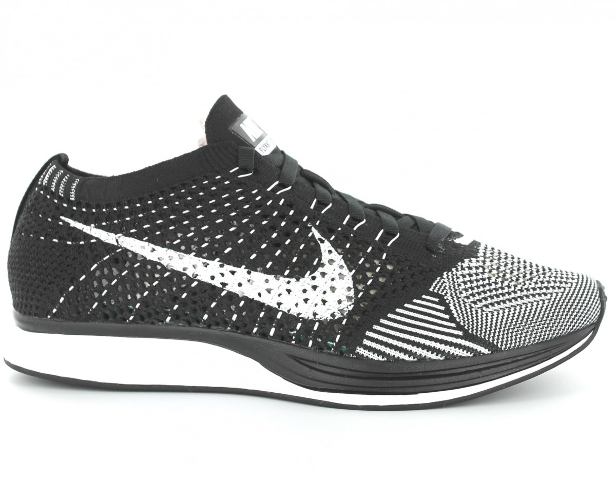 Nike Flyknit Racer NOIR/NOIR/BLANC