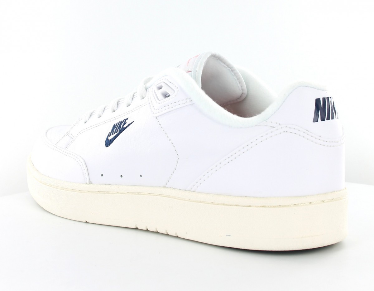 Nike Grandstand II white-navy-sail