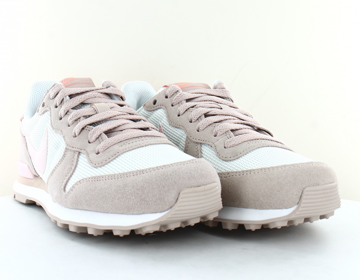 Nike Internationalist blanc rose beige