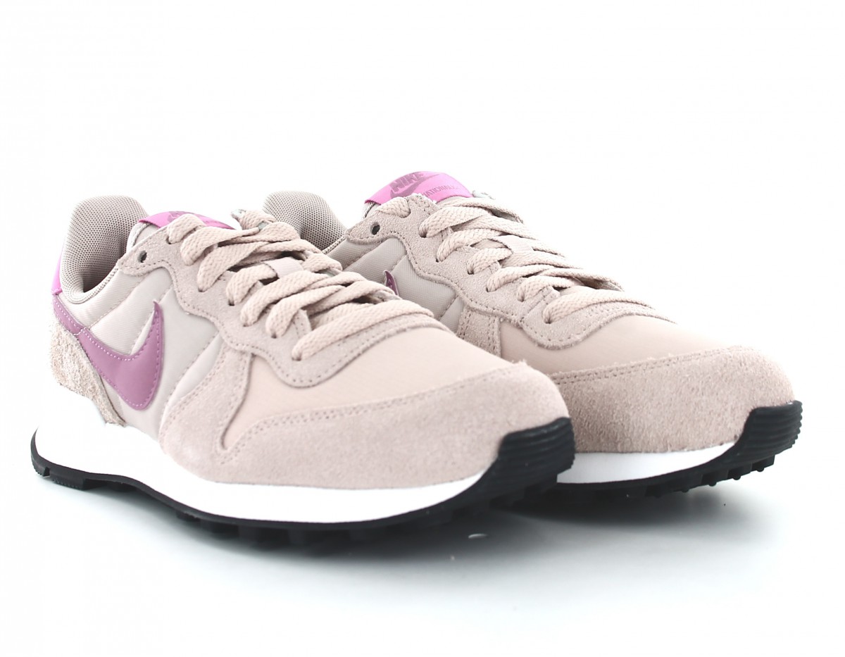 Nike Internationalist femme beige violet rose