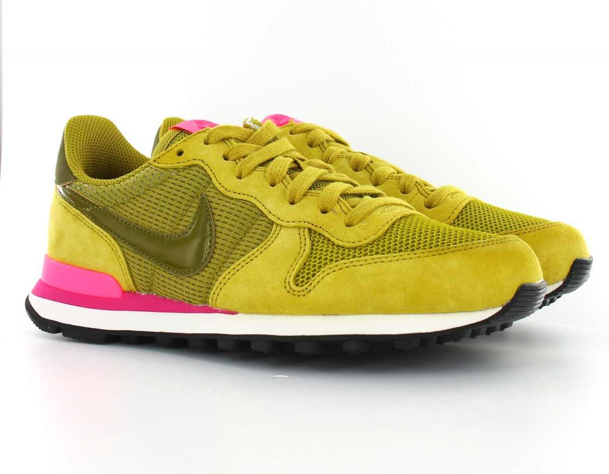 Nike Internationalist femme Peat Moss Olive Pink