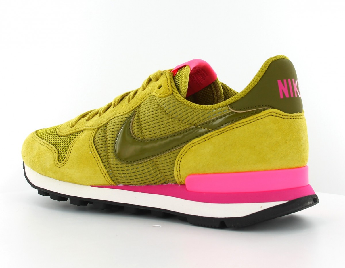 Nike Internationalist femme Peat Moss Olive Pink