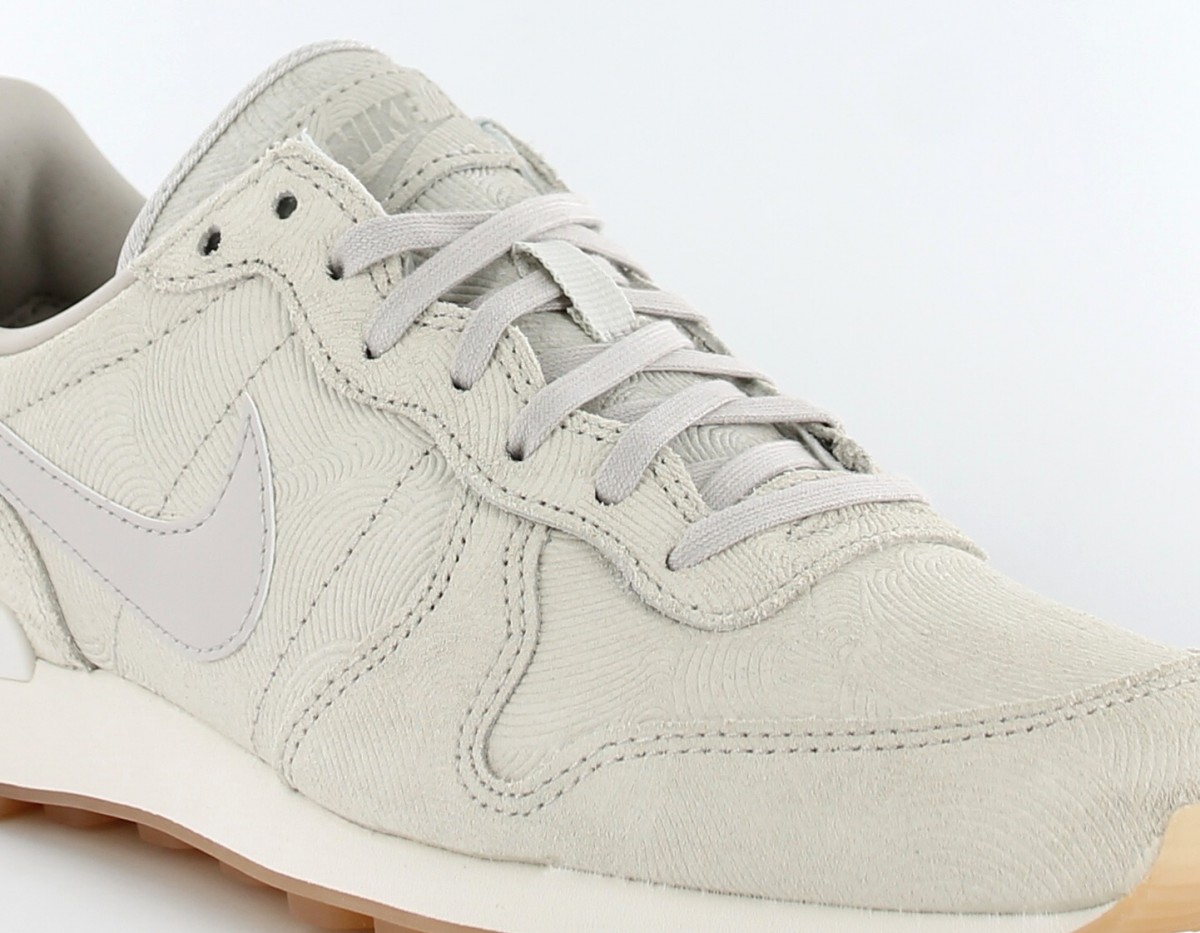 nike internationalist femme beige blanche