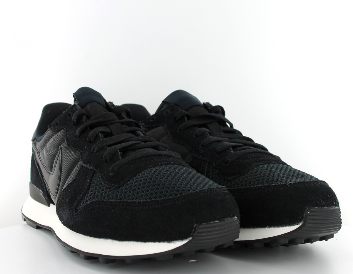 Nike Internationalist SE Noir-Blanc