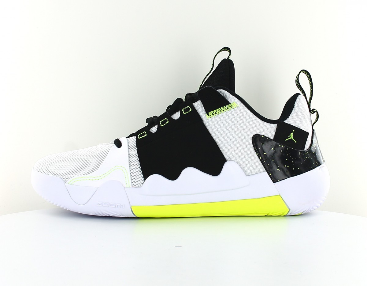 Jordan Jordan zoom zero gravity blanc noir volt