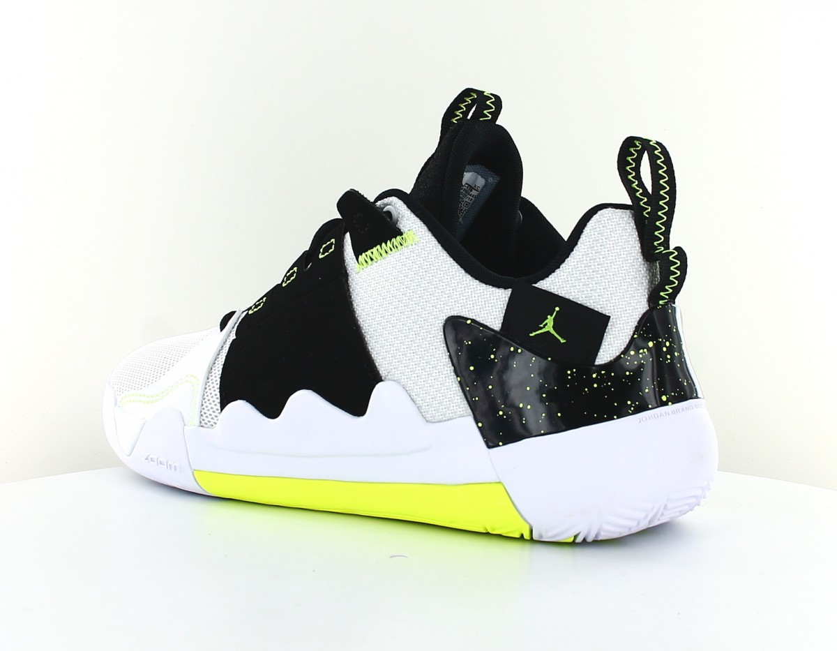 Jordan Jordan zoom zero gravity blanc noir volt