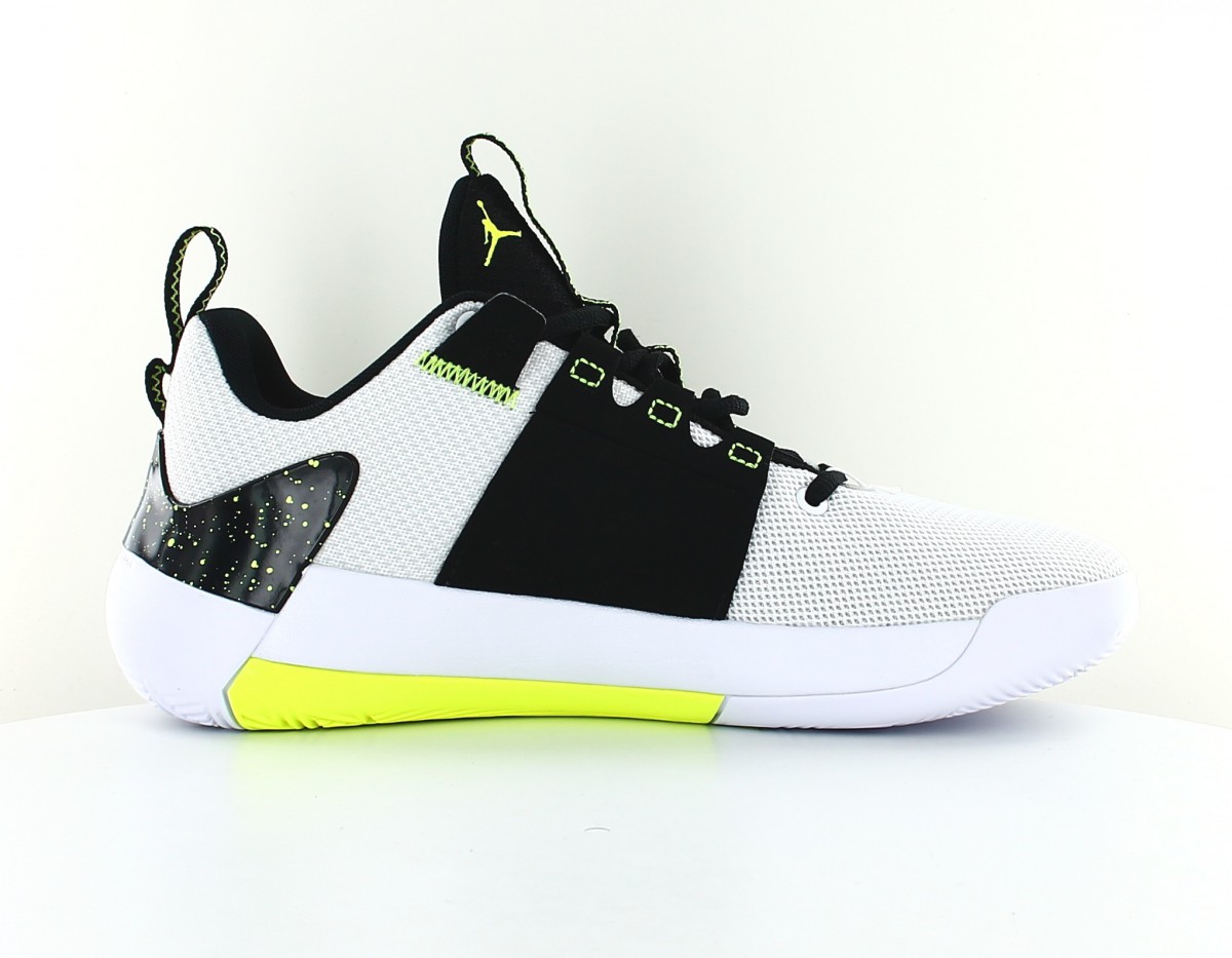 Jordan Jordan zoom zero gravity blanc noir volt