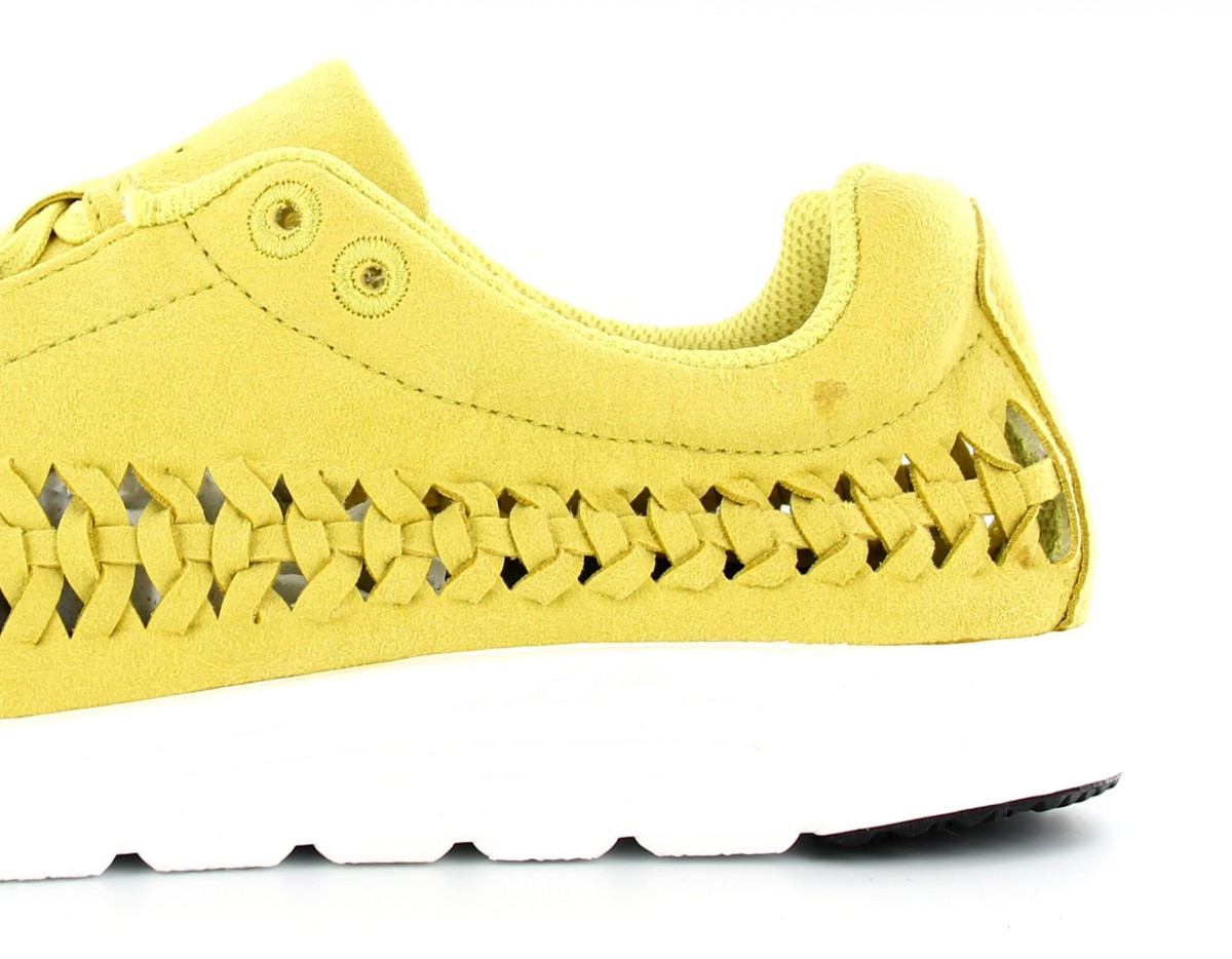 Nike mayfly woven celery-black