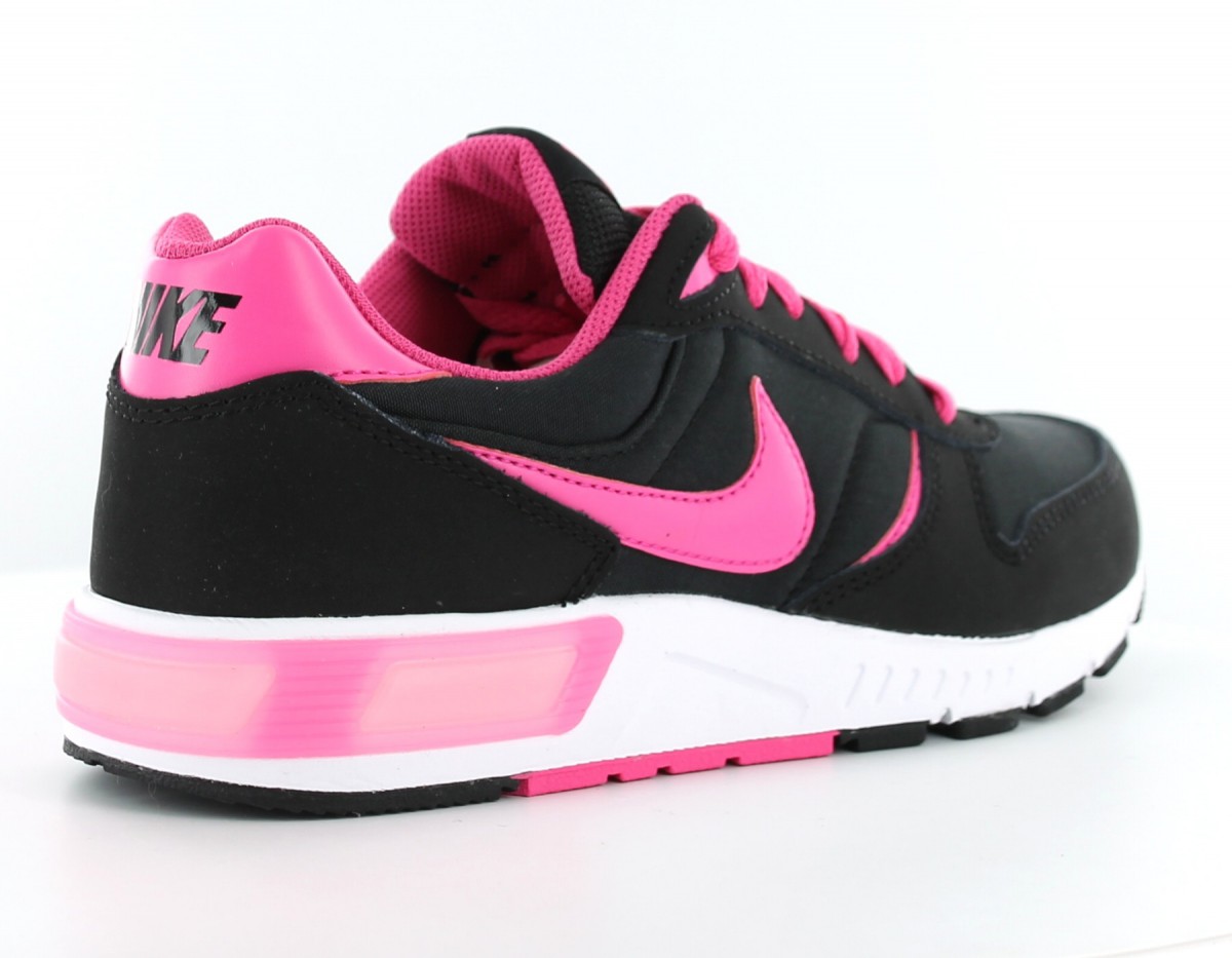 Nike nightgazer femme NOIR/ROSE