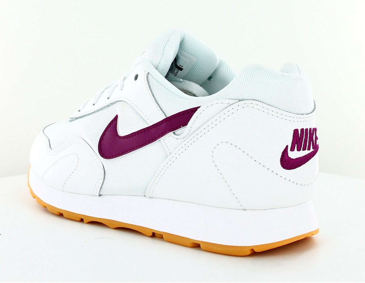 Nike Outburst women blanc bordeaux gomme