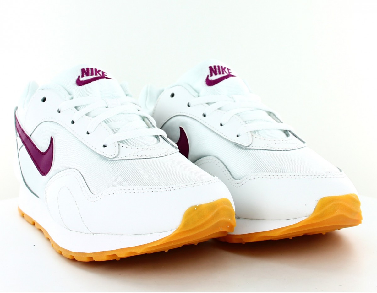 Nike Outburst women blanc bordeaux gomme