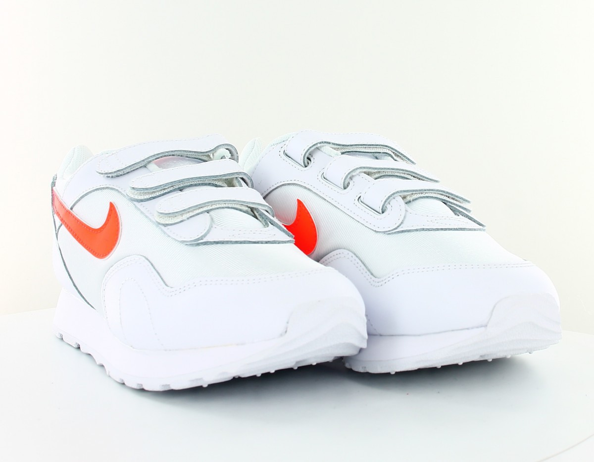Nike Outburst women scratch blanc orange