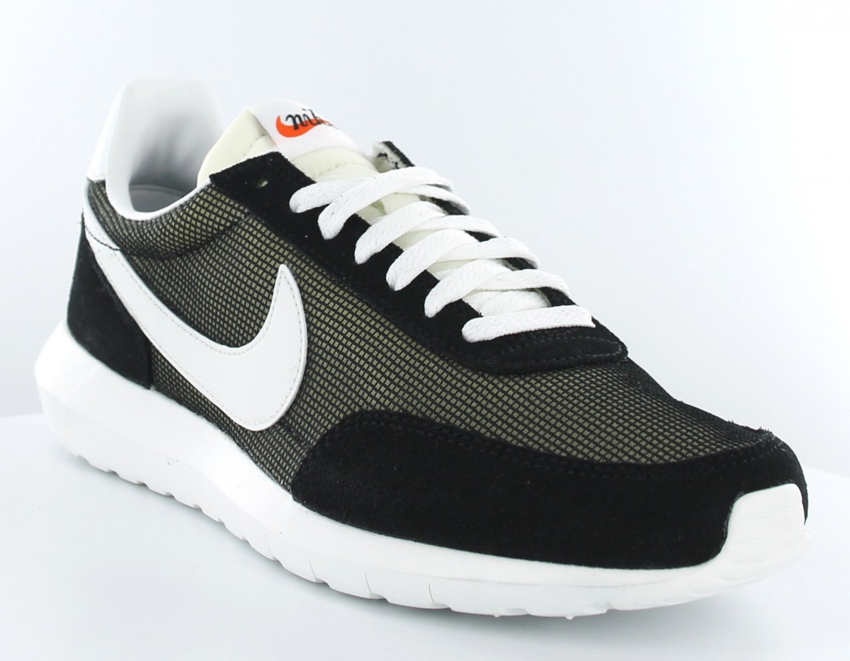 Nike roshe daybreak nm noir-blanc