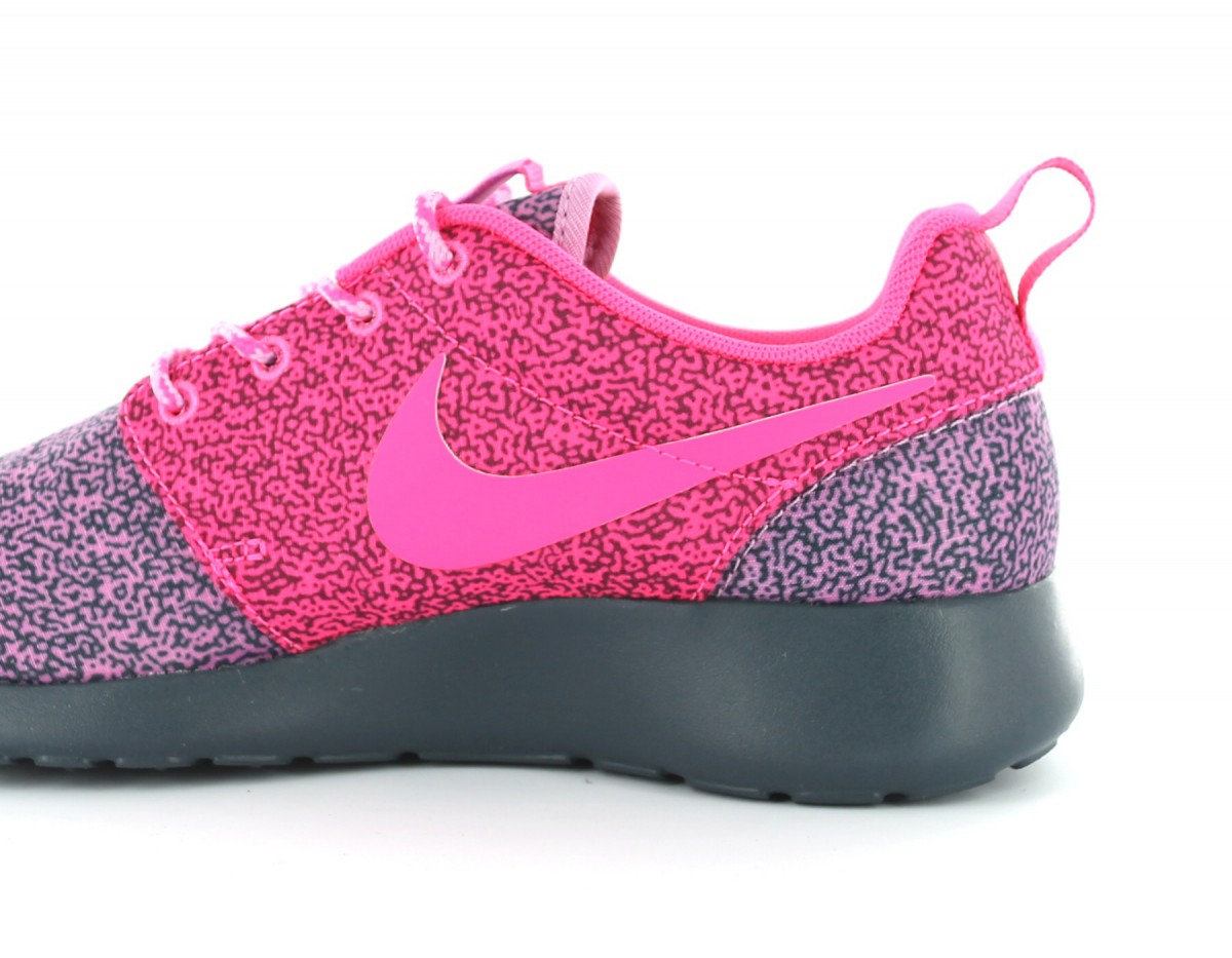 urh nike rose