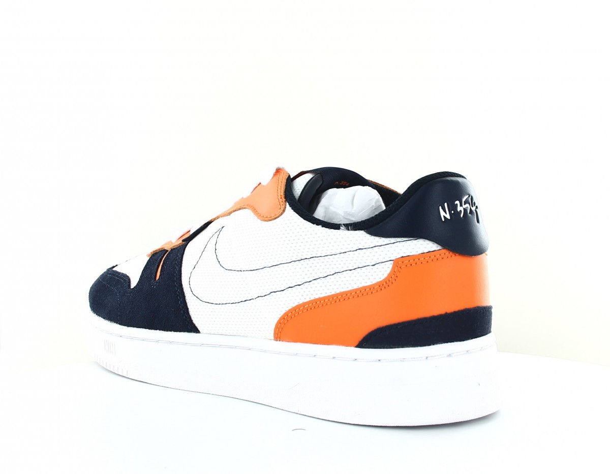 Nike Squash type blanc bleu marine orange