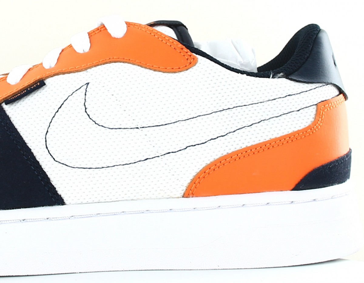 Nike Squash type blanc bleu marine orange