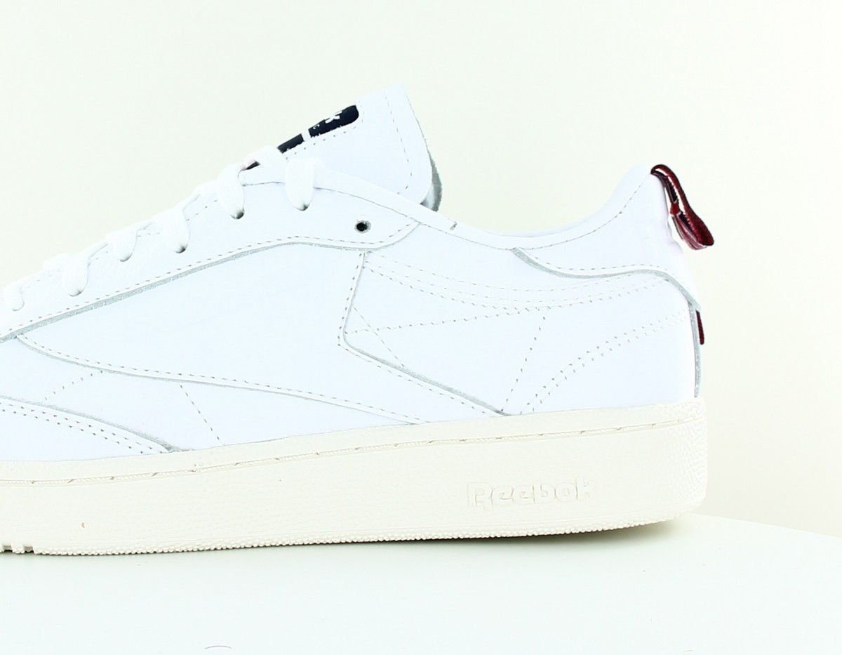 Reebok Club c 85 blanc beige bleu marine rouge