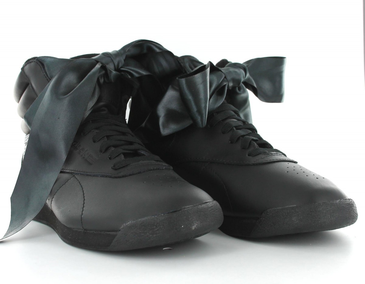 Reebok Freestyle Hi Satin Bow Noir