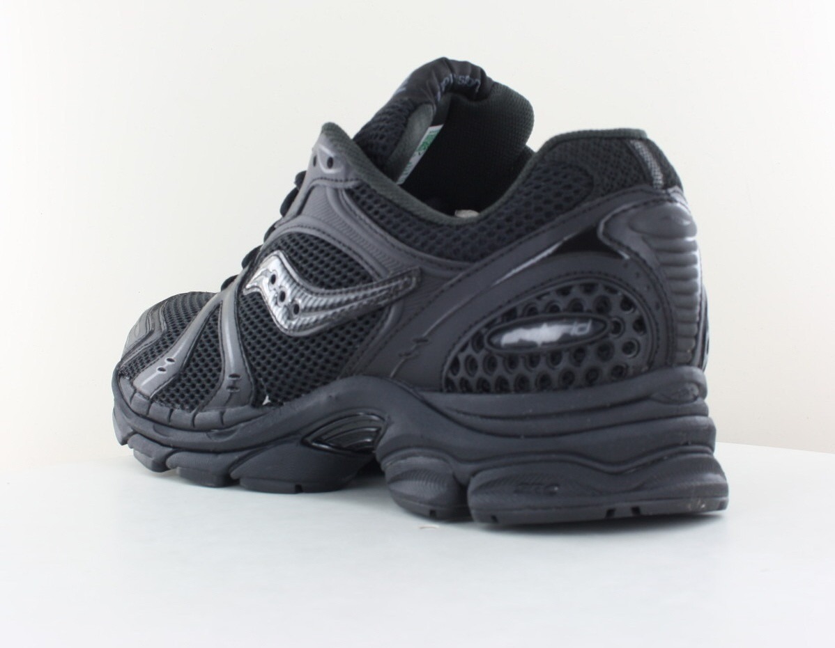 Saucony Progrid triumph 4 noir